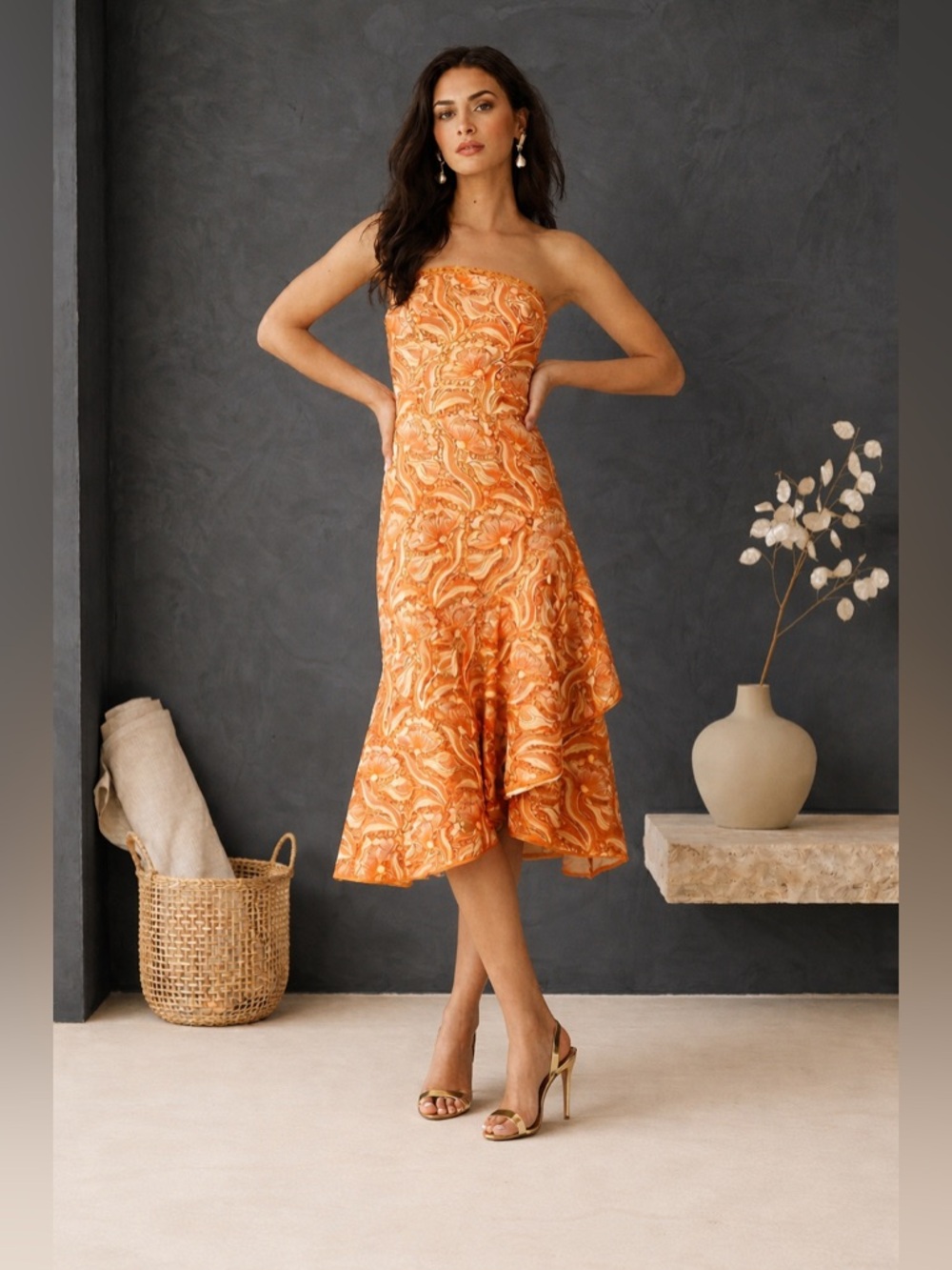 Anthropologie Strapless Embroidered Floral Dress A Line Ruffle Hem Size 8 NWT